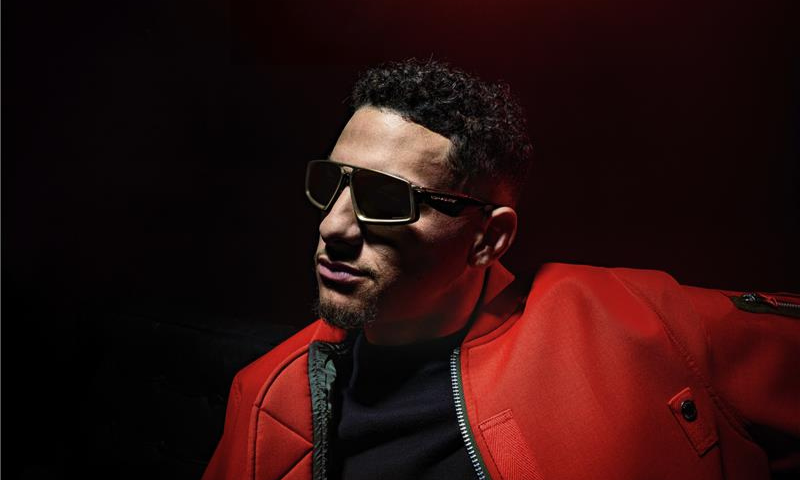 Oakley TRX Christmas - 800 x 480 px.png